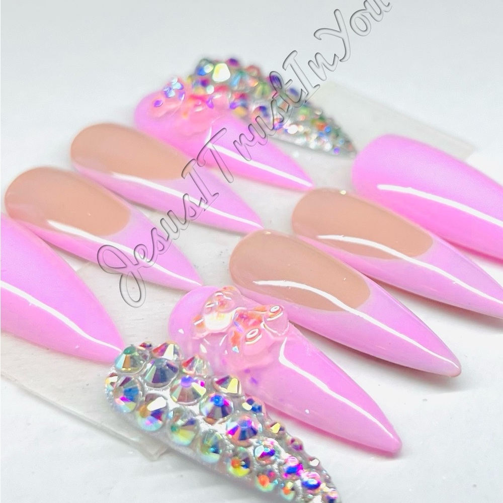 Elegant Pink Press-On Nails with Rhinestones Long Stiletto